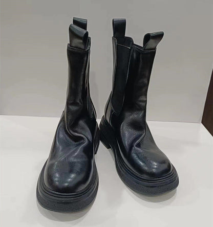Polished Boots with an Effortless Classic Look