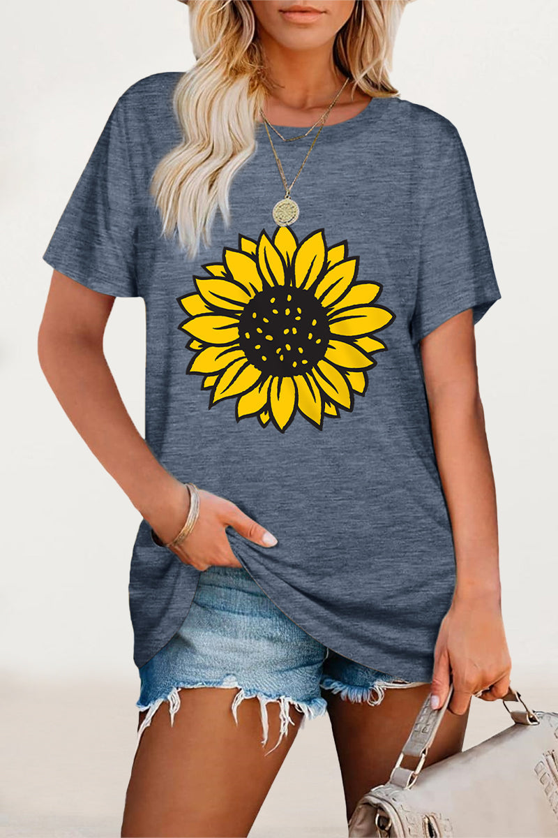 Effortlessly Elegant T-Shirt with a Timeless Design