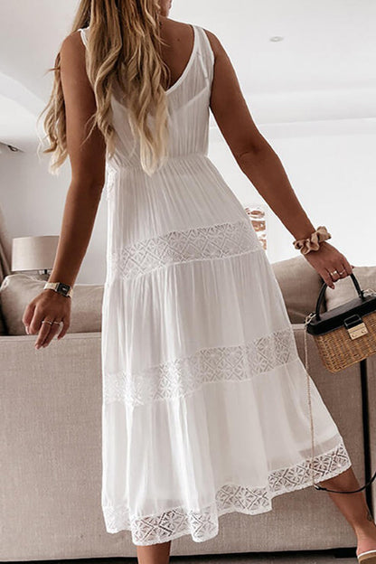 Beautifully Finished Dress in a Timeless Design