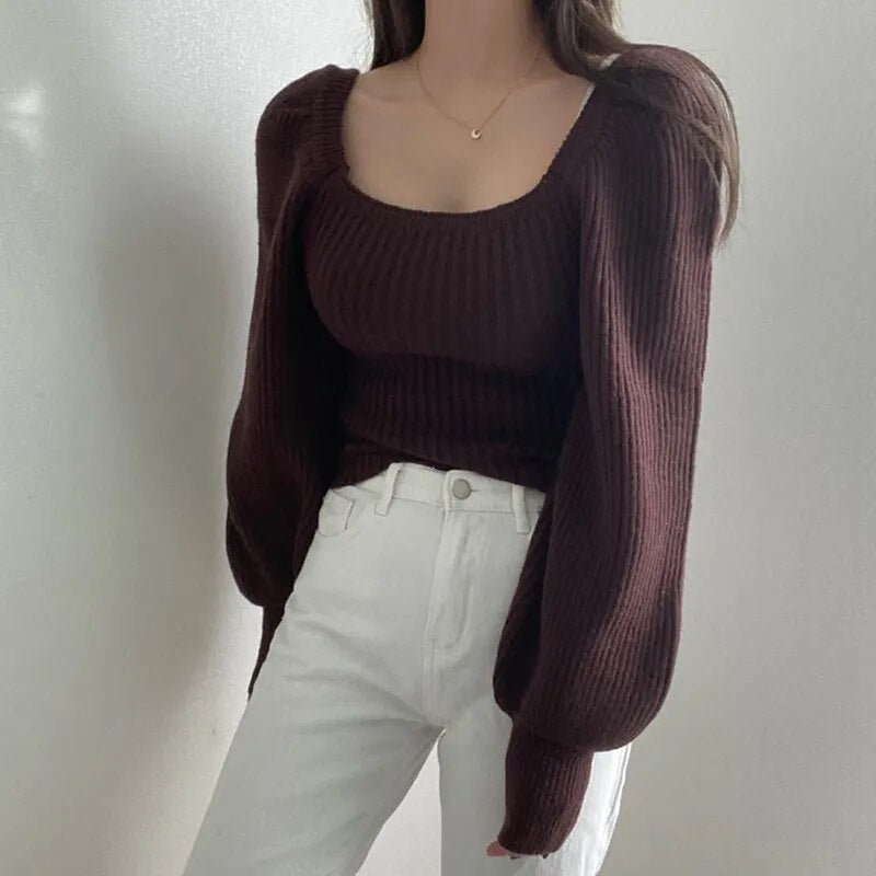 Well Tailored Sweater with a Graceful Silhouette