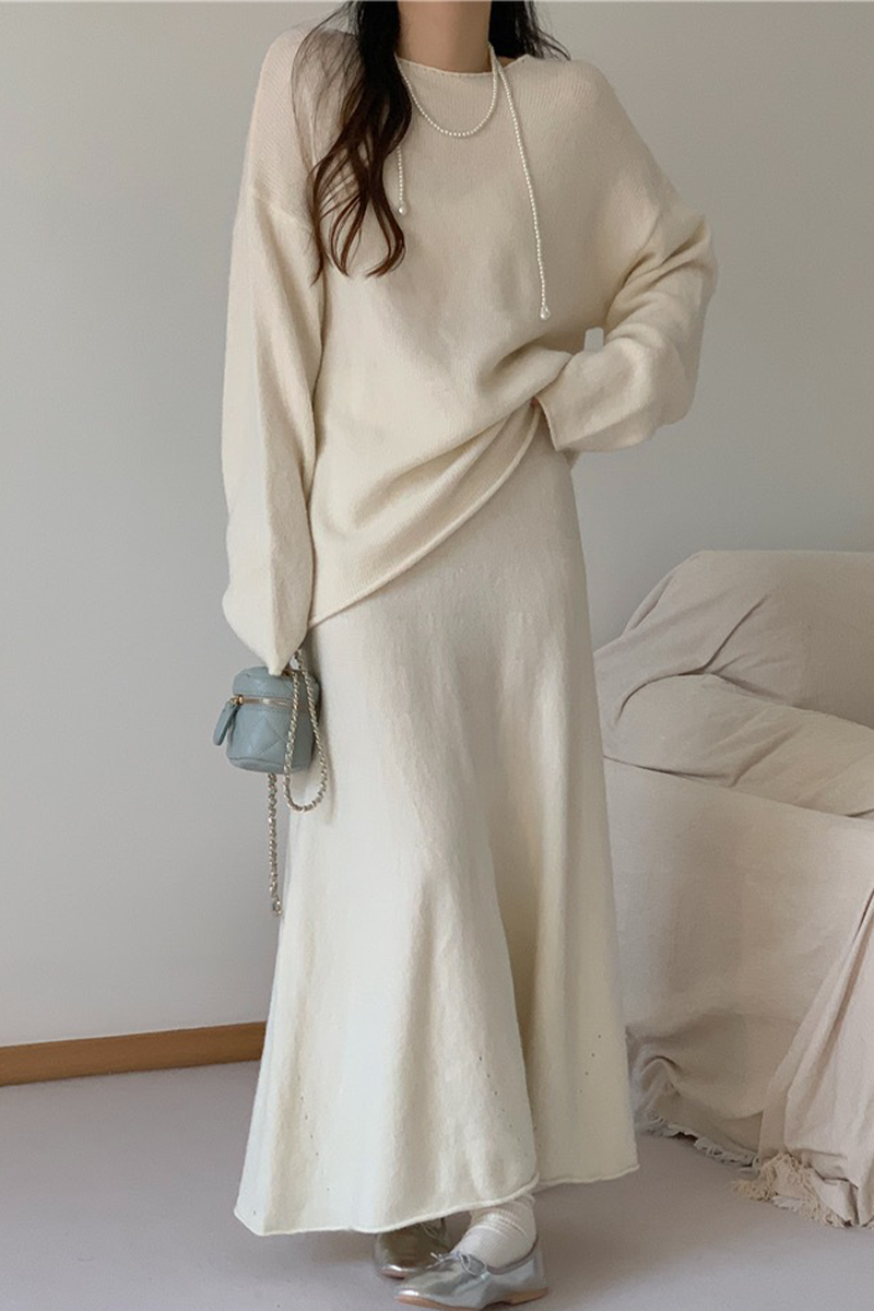 Well Tailored Garment with a Graceful Silhouette
