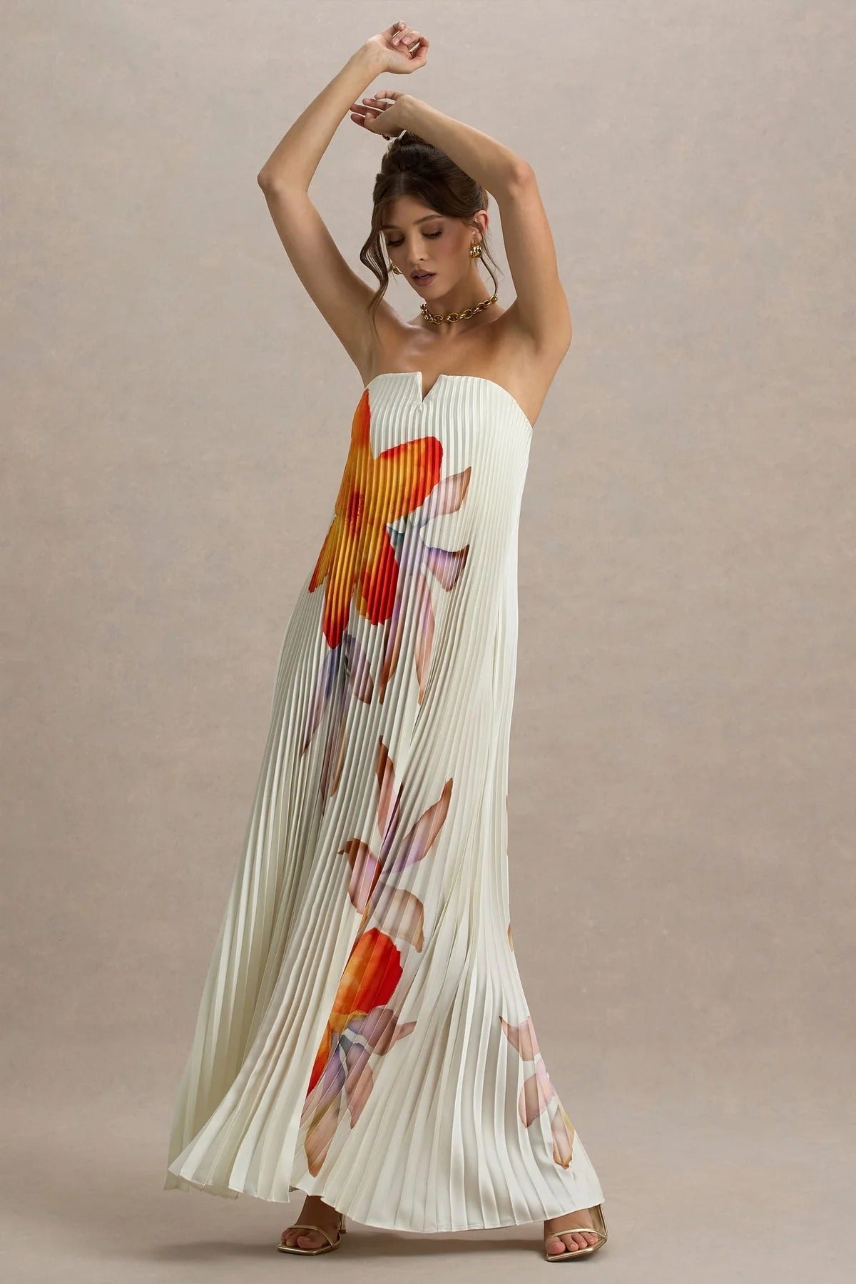 Beautifully Crafted Dress in a Classic Style