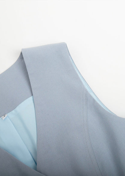 Sophisticated Garment with a Clean Classic Look