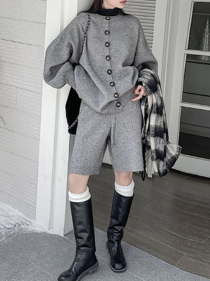 Classic Vintage Sweater with a Flattering Fit