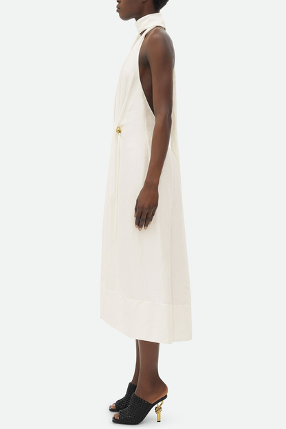 Well Tailored Garment with a Graceful Silhouette