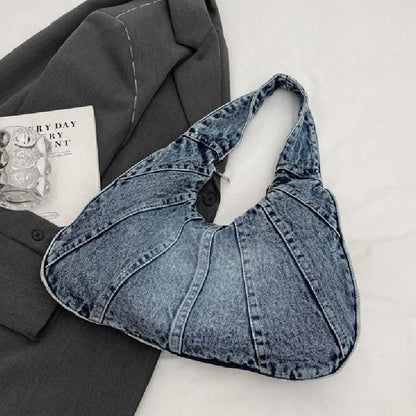 Well Tailored Bag with a Graceful Silhouette
