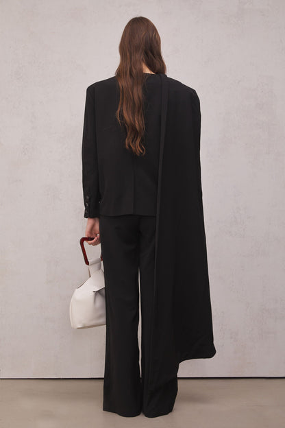 Effortlessly Elegant Garment with a Timeless Design