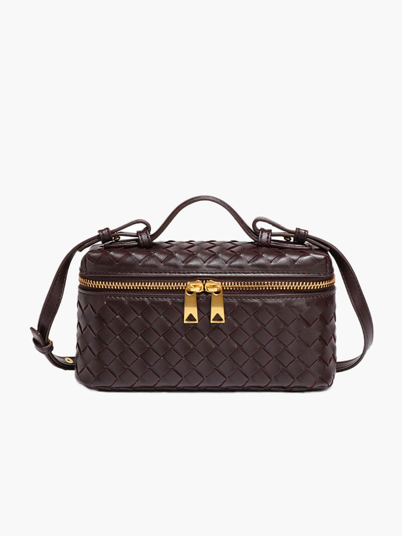 Gracefully Styled Bag for Any Occasion