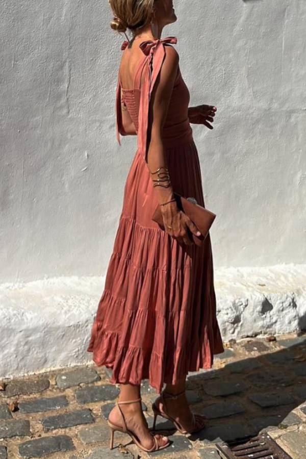 Classic Vintage Dress with a Flattering Fit