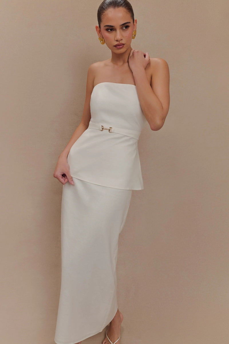 Sophisticated Garment with a Clean Classic Look