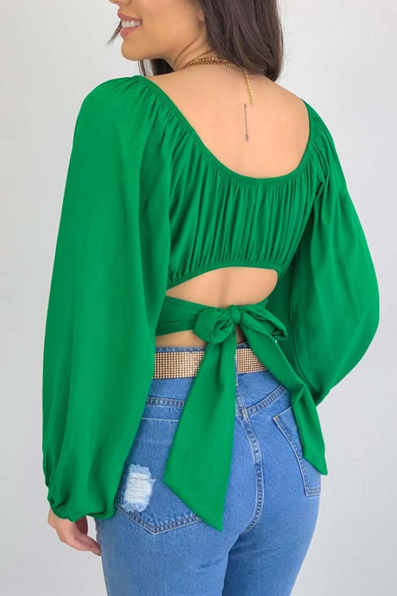 Well Tailored Top with a Graceful Silhouette