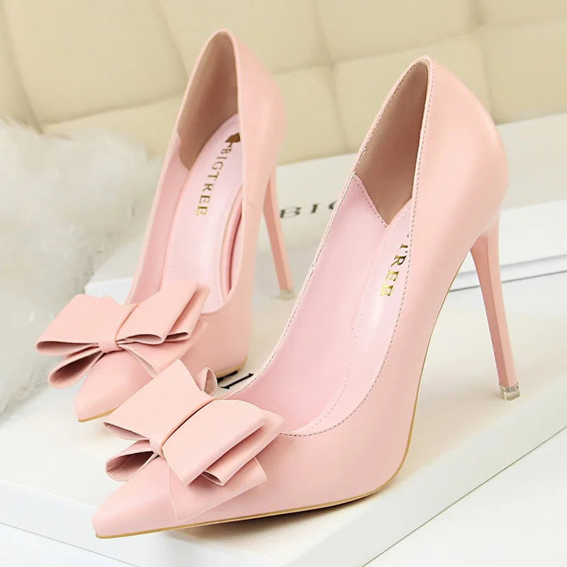 Well Tailored Heels with a Graceful Silhouette