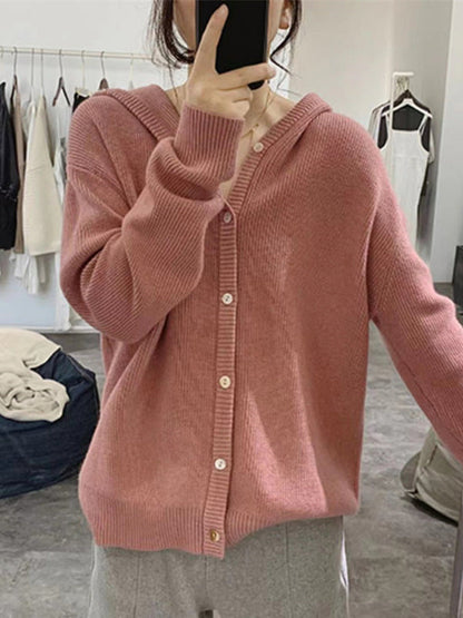 Well Tailored Cardigan with a Graceful Silhouette