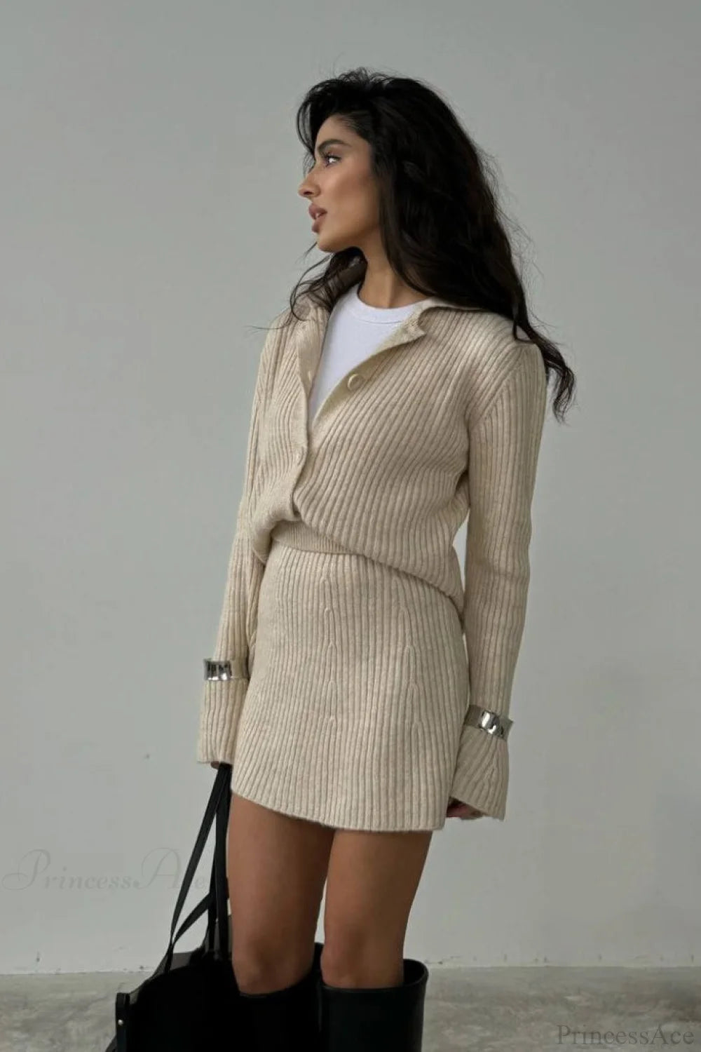 Gracefully Styled Cardigan for Any Occasion