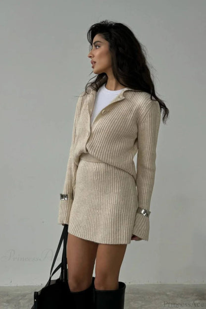 Gracefully Styled Cardigan for Any Occasion
