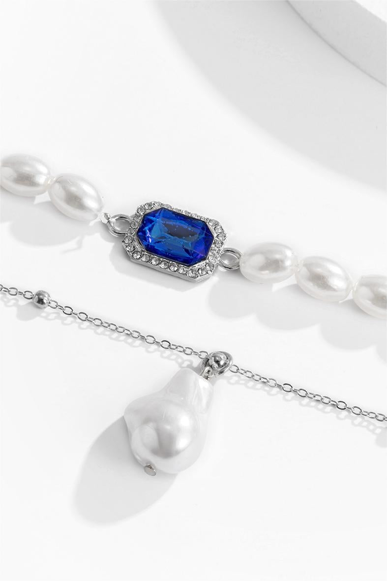 Effortlessly Elegant Garment with a Timeless Design