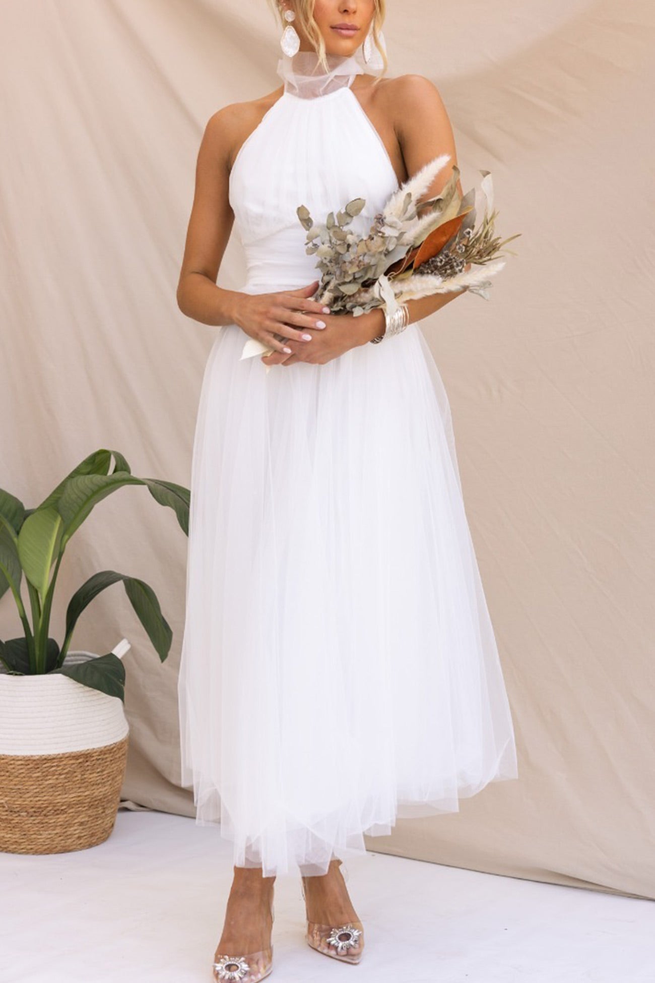 Well Tailored Dress with a Graceful Silhouette