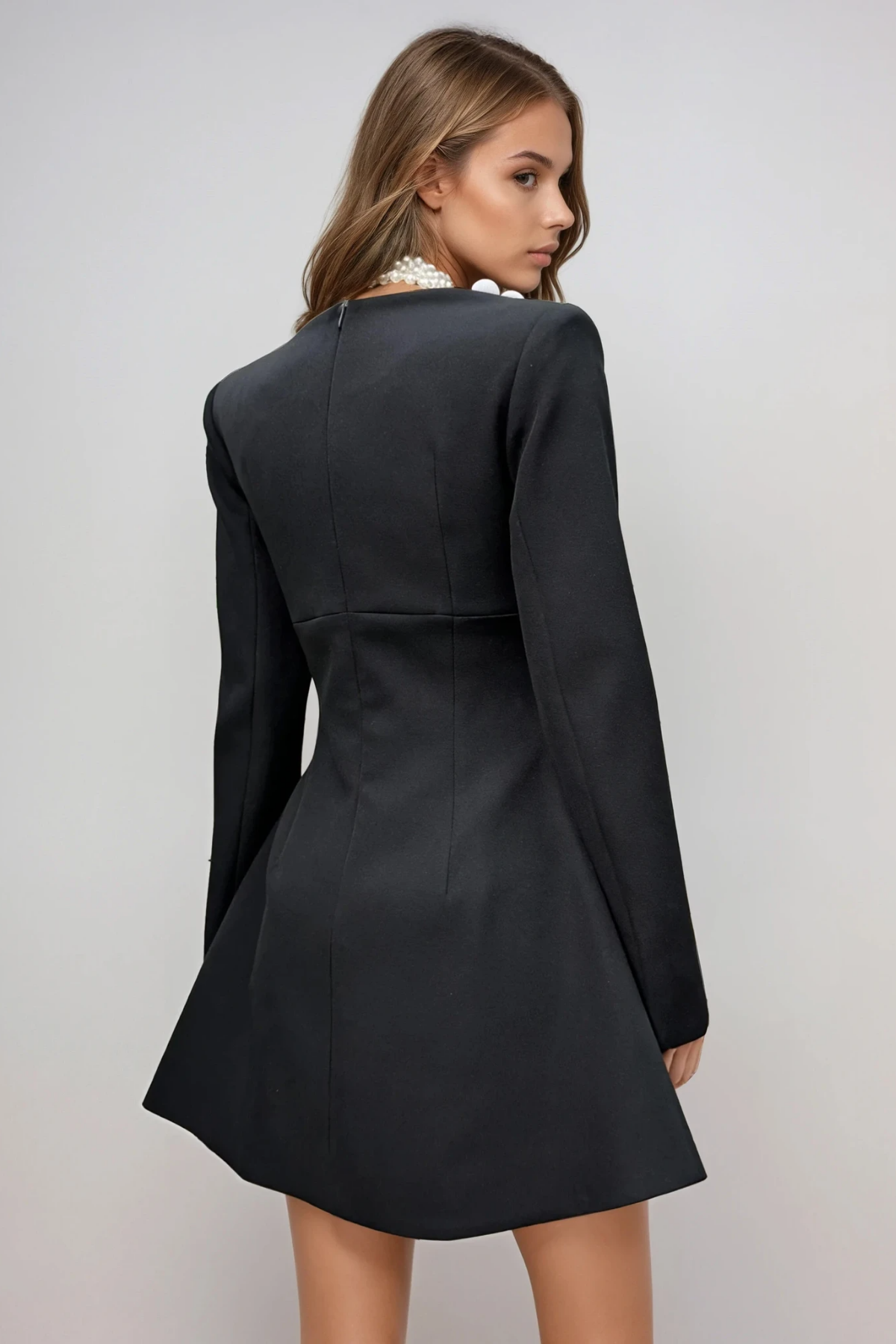 Beautifully Finished Dress in a Timeless Design