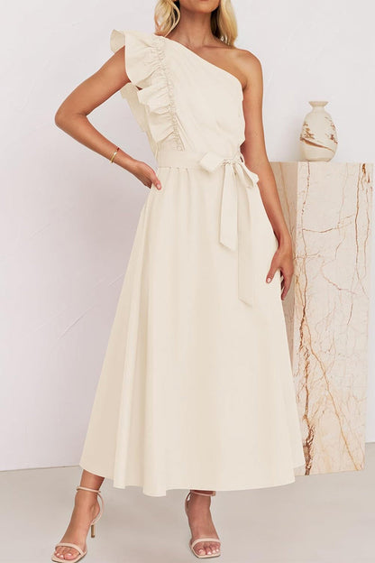 Well Tailored Dress with a Graceful Silhouette