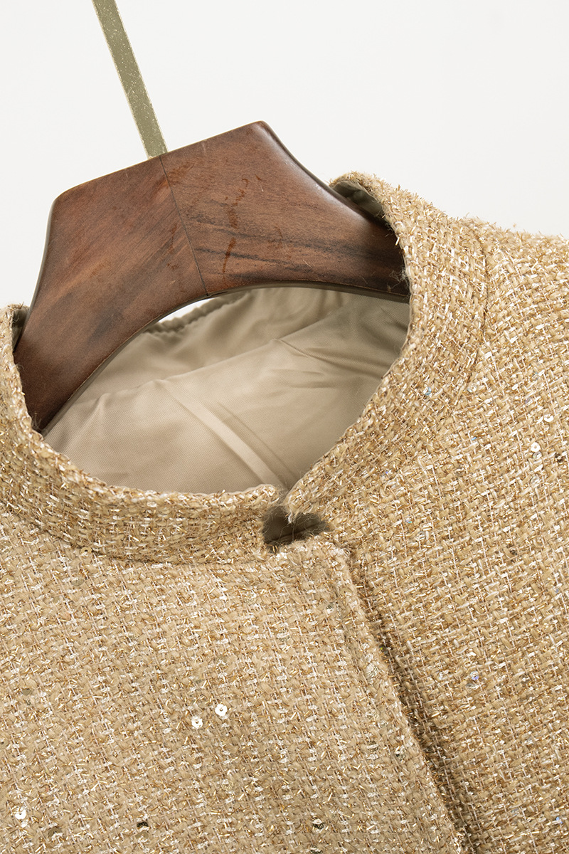 Gracefully Styled Garment for Any Occasion