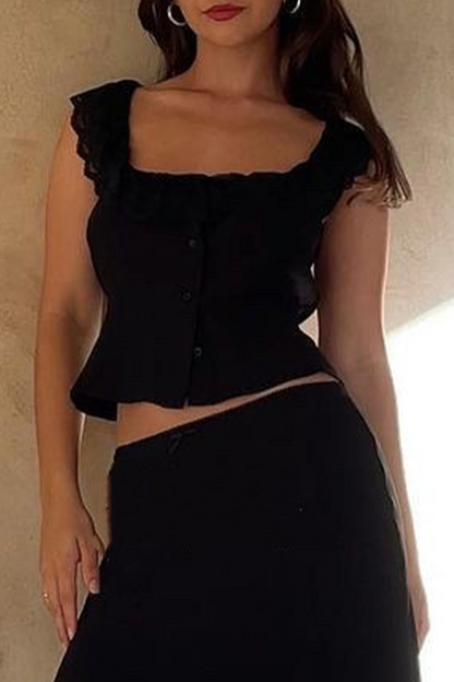 Well Tailored Top with a Graceful Silhouette