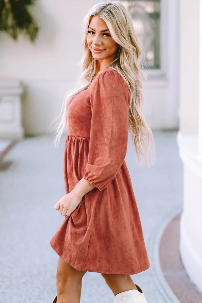 Well Tailored Dress with a Graceful Silhouette