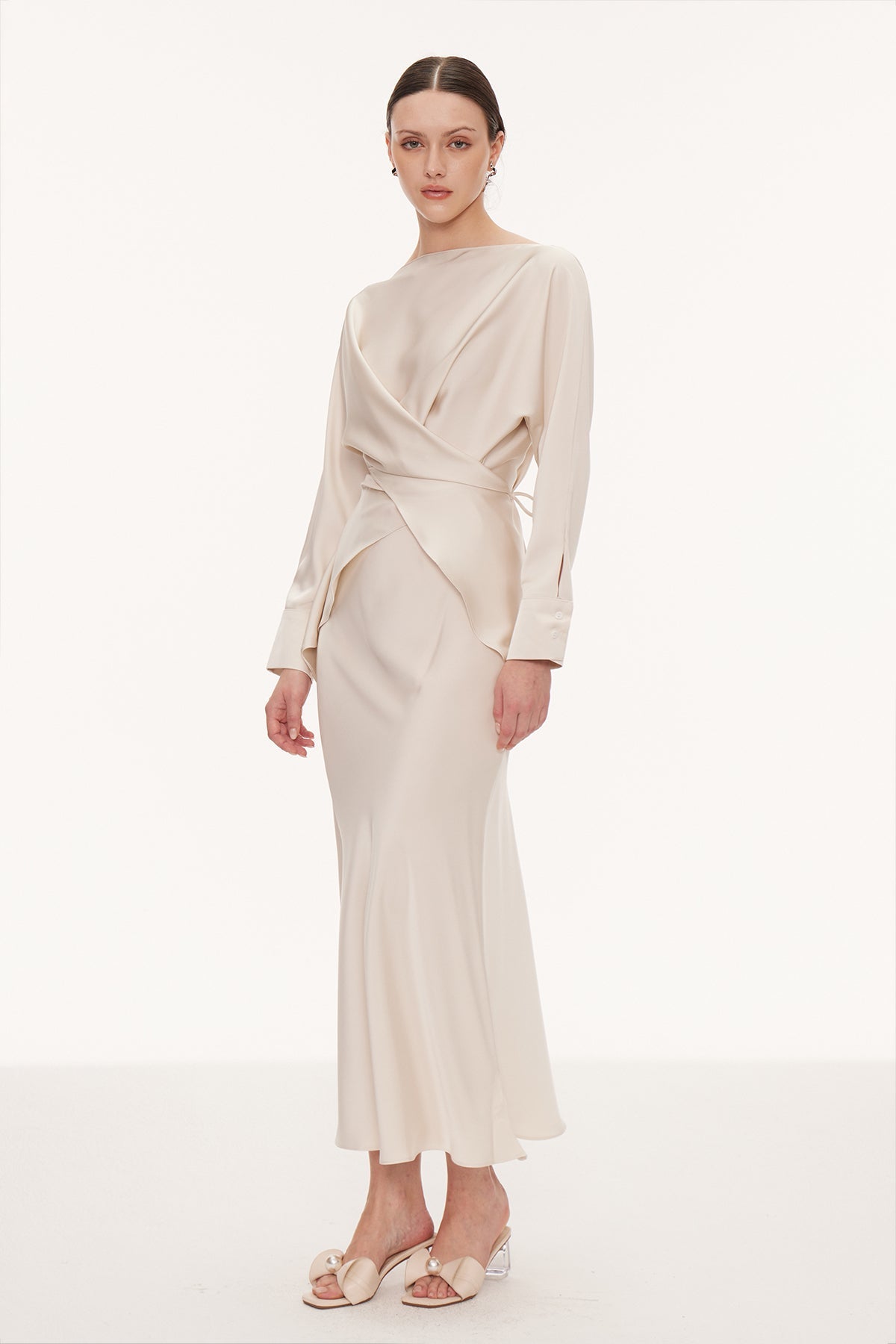 Effortlessly Elegant Garment with a Timeless Design