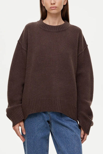 Well Tailored Sweater with a Graceful Silhouette