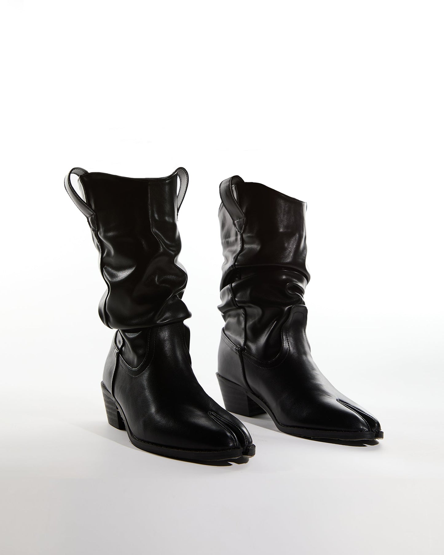 Well Tailored Boots with a Graceful Silhouette