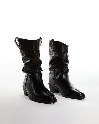 Well Tailored Boots with a Graceful Silhouette