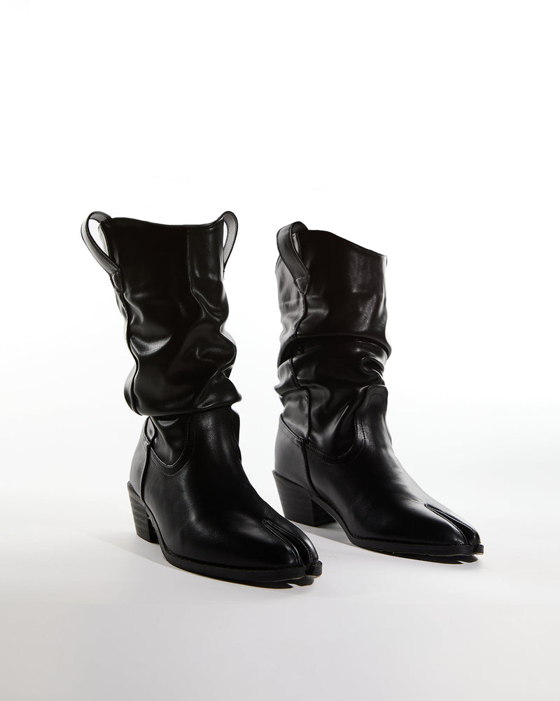 Well Tailored Boots with a Graceful Silhouette