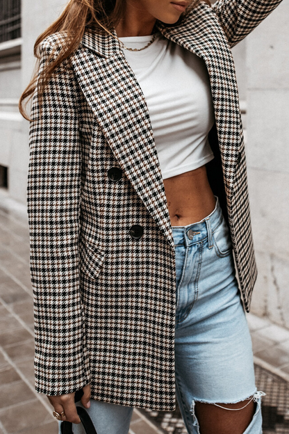 Effortlessly Elegant Garment with a Timeless Design