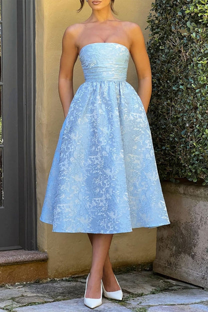 Well Tailored Dress with a Graceful Silhouette