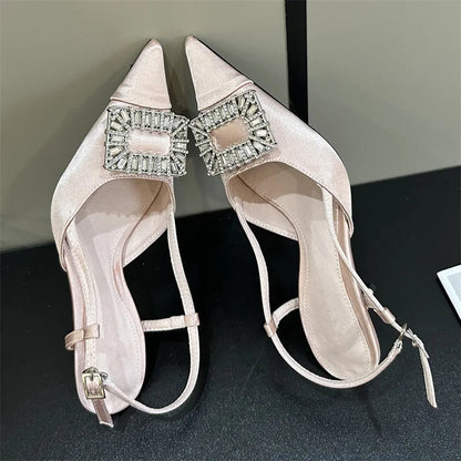 Effortlessly Elegant Heels with a Timeless Design