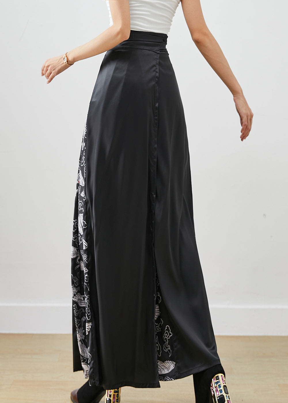 Sophisticated Garment with a Clean Classic Look