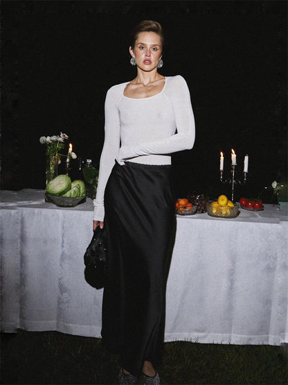 Effortlessly Elegant Garment with a Timeless Design