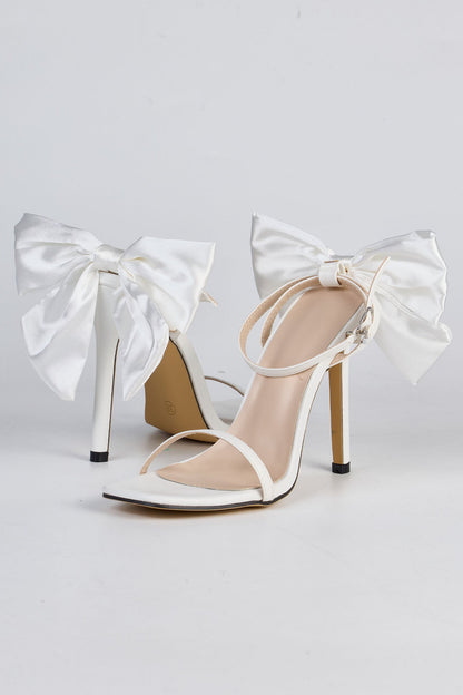 Polished Heels with an Effortless Classic Look