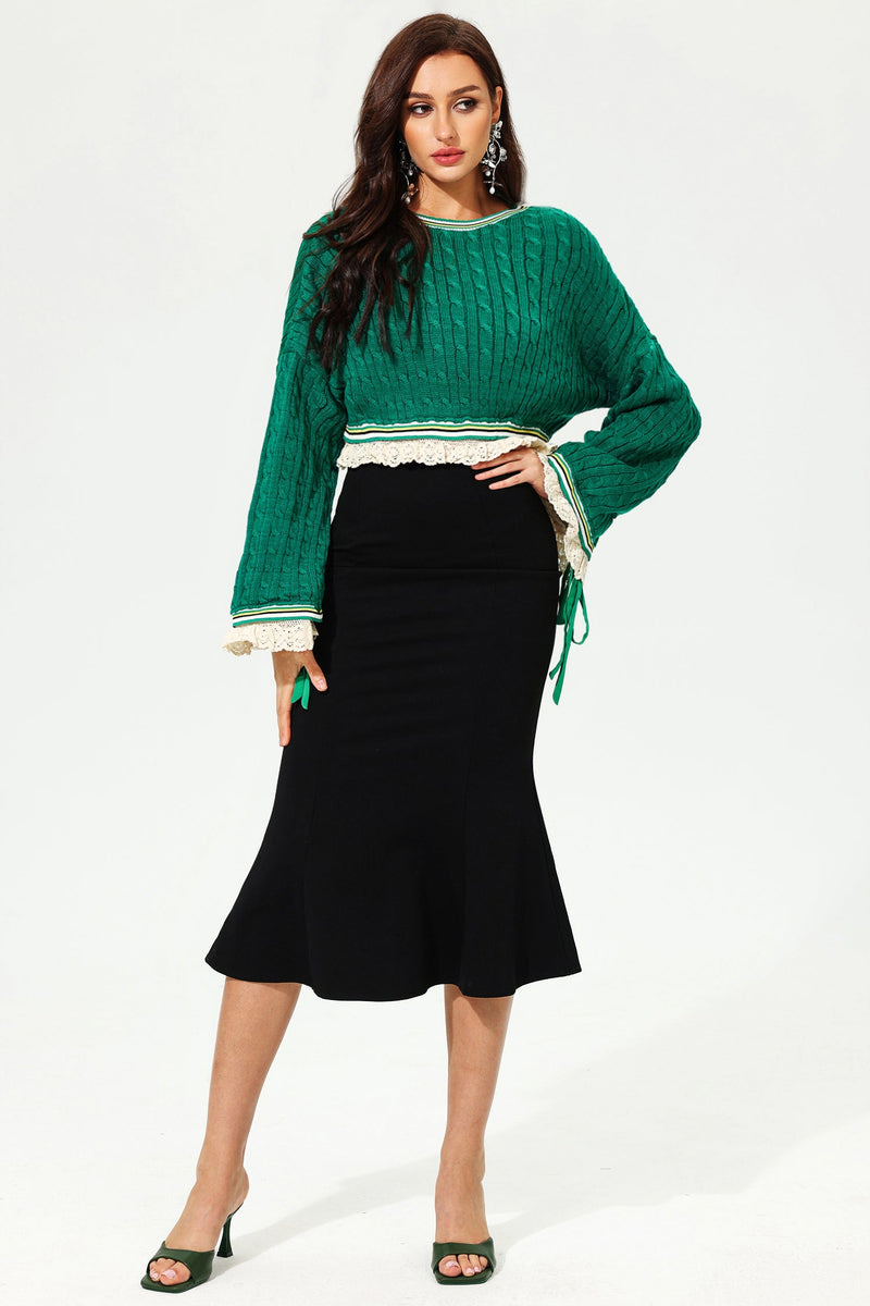 Well Tailored Sweater with a Graceful Silhouette