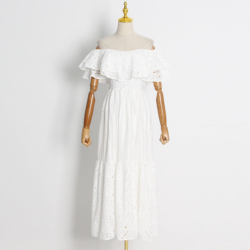 Effortlessly Elegant Dress with a Timeless Design