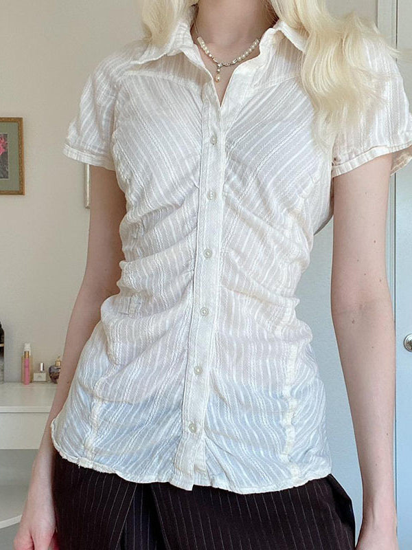 Classic Vintage Shirt with a Flattering Fit