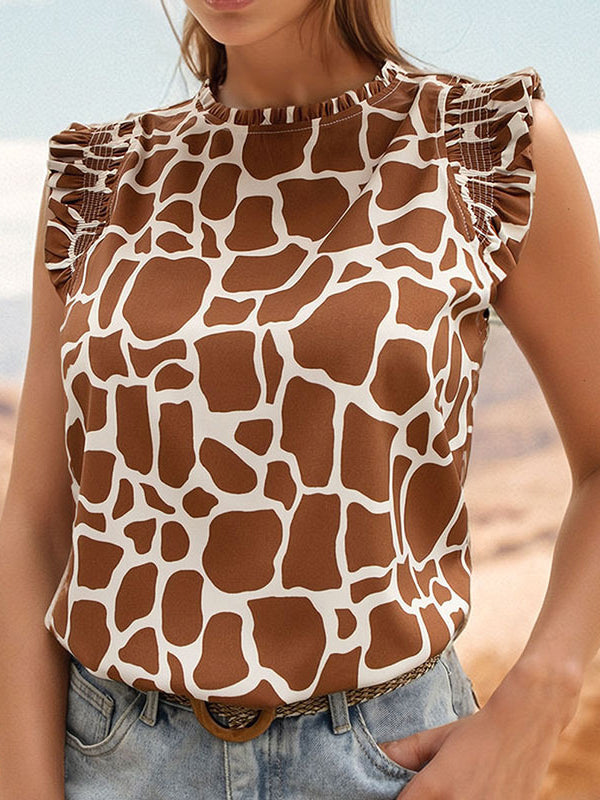Well Tailored Top with a Graceful Silhouette