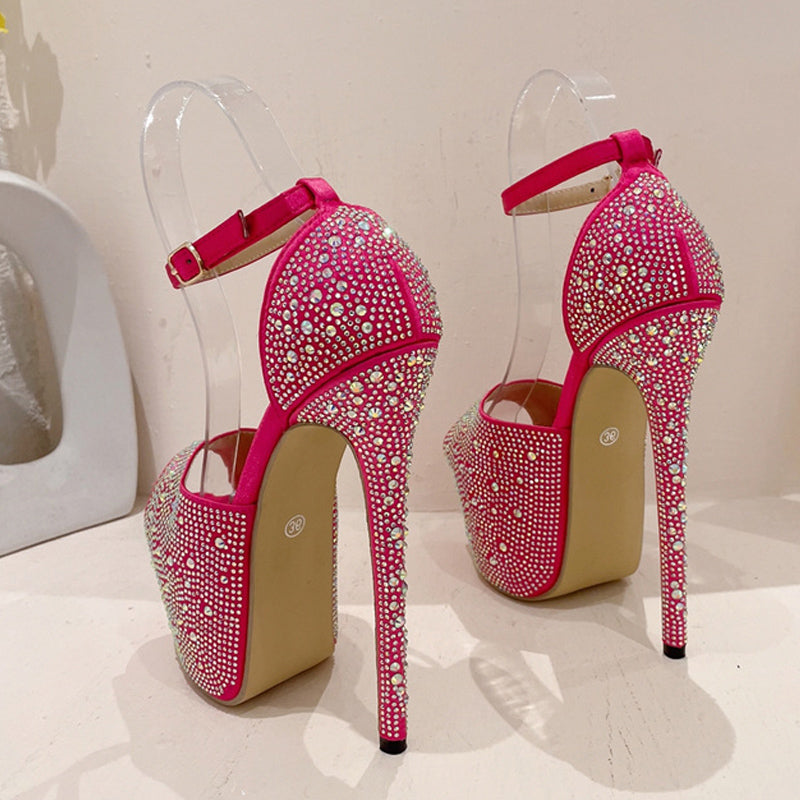 Polished Heels with an Effortless Classic Look