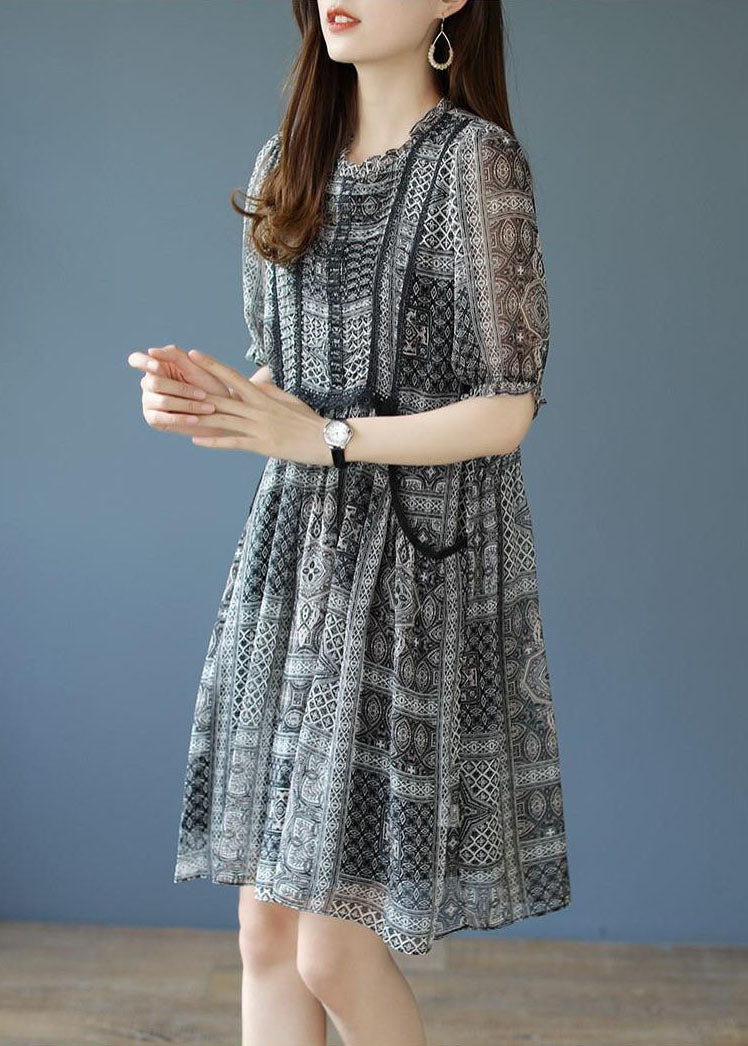 Classic Vintage Dress with a Flattering Fit
