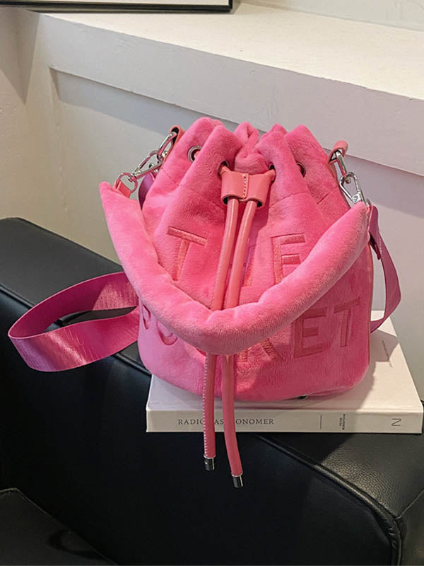 Well Tailored Bag with a Graceful Silhouette