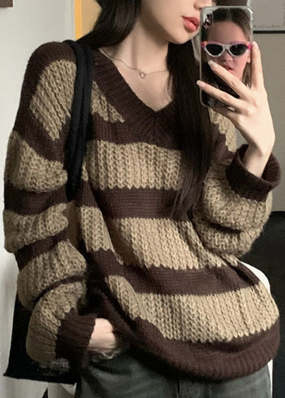 Classic Vintage Sweater with a Flattering Fit