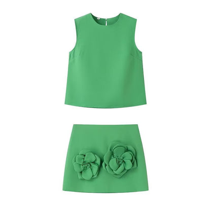 Well Tailored Top with a Graceful Silhouette