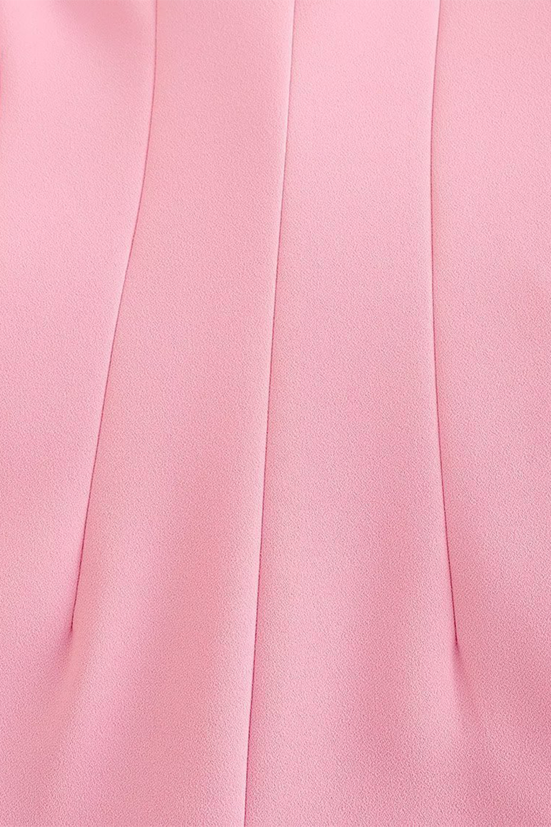 Gracefully Styled Garment for Any Occasion