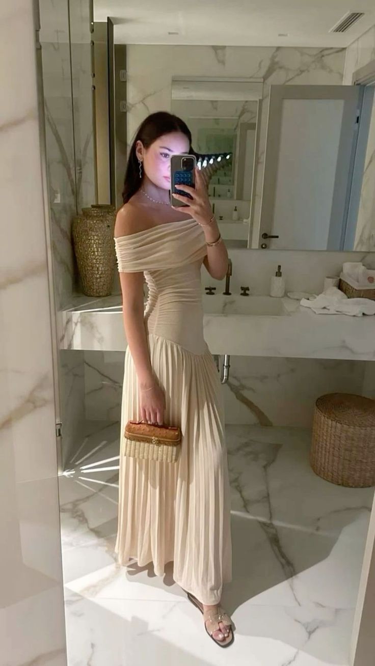 Gracefully Styled Dress for Any Occasion
