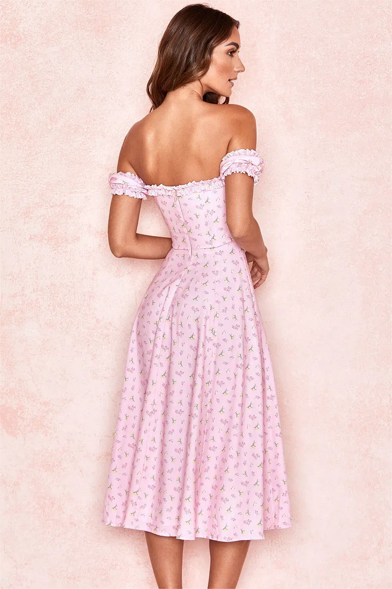 Well Tailored Dress with a Graceful Silhouette