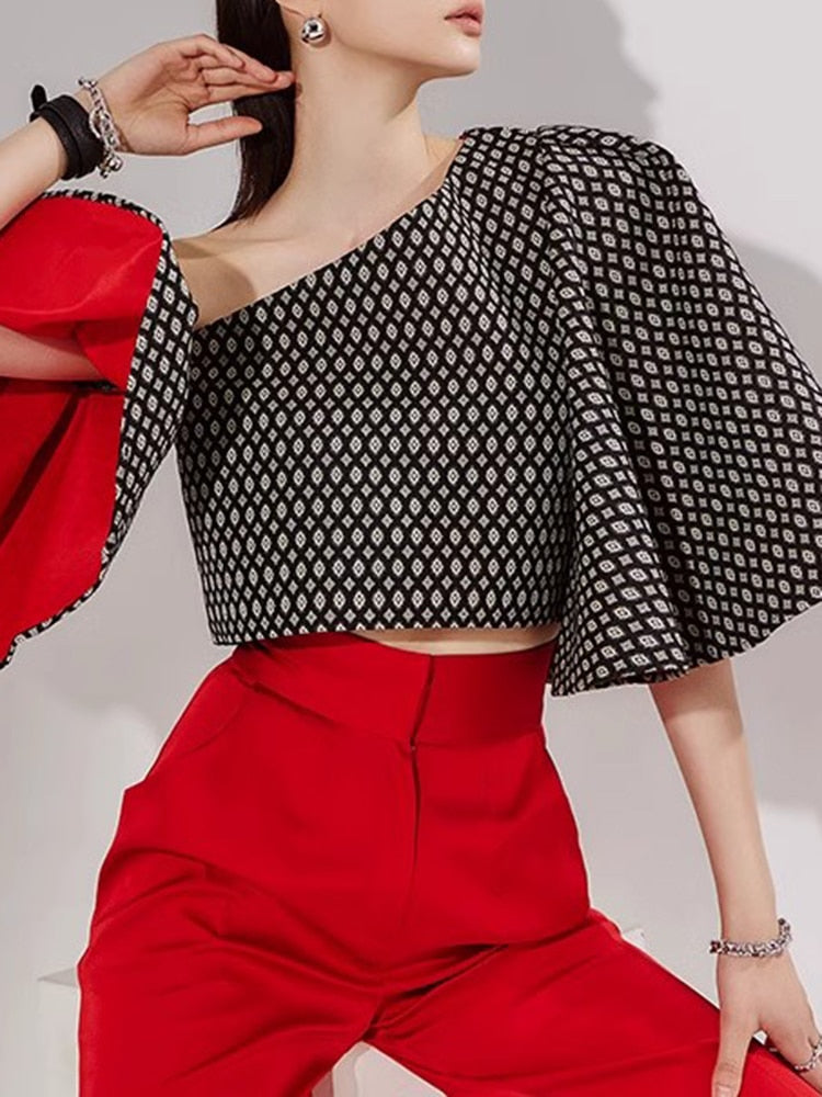 Elegantly Styled Blouse for Everyday Wear